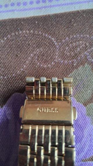 Reloj GUESS Dorado Original