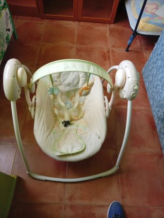 Hamaca bebé con vibración y música rebajado