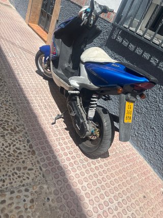 Yamaha Aerox Azul/Blanco Scooter