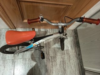 Bicicleta infantil naranja
