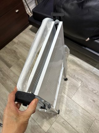 Mesa auxiliar cocina metal y plástico plegable.