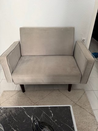 Sofá cama gris mediano