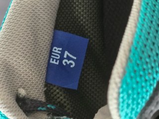 Botas de montaña Bestard mujer grises y turquesa