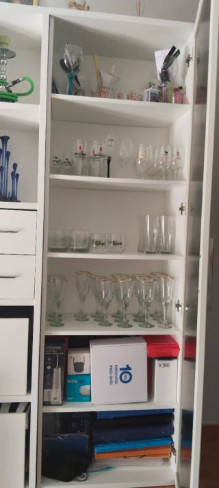Mueble de salón blanco
