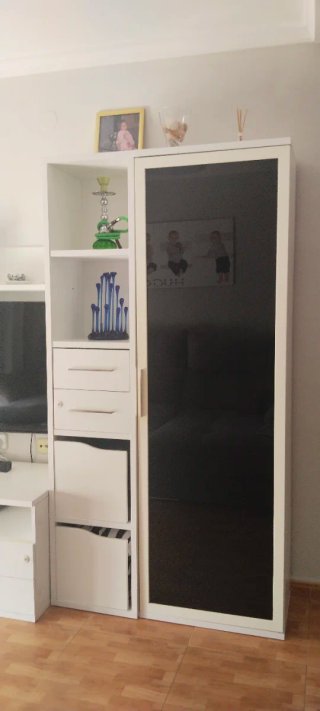 Mueble de salón blanco