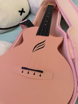 Ukelele Enya Nova U Fibra Carbono Rosa