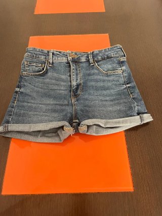 Pantalón corto vaquero Bershka T.34