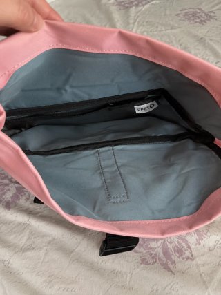Mochila urbana rosa mujer RPET – moderna y ligera