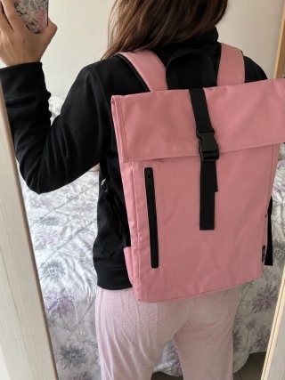 Mochila urbana rosa mujer RPET – moderna y ligera