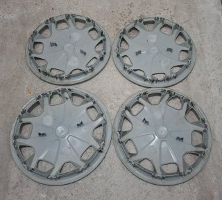 Tapacubos Ford 16R
