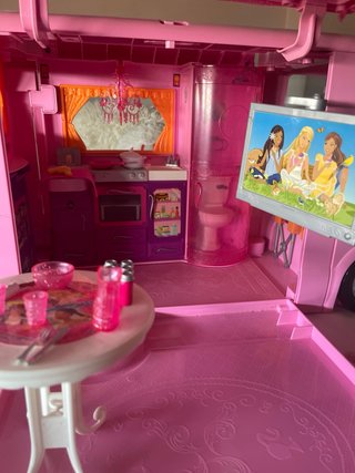 Autocaravana Barbie rosa