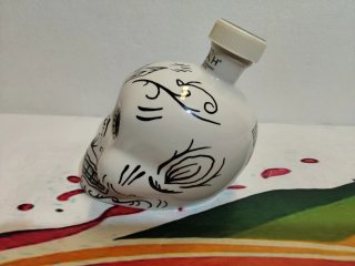 Bottiglia vuota Tequila KAH a forma di teschio