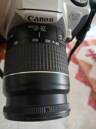 Cámara Canon EOS 300 más la Funda