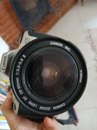 Cámara Canon EOS 300 más la Funda