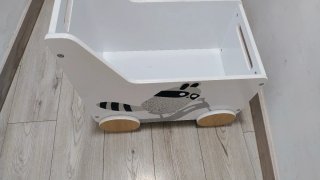 Caja de almacenaje infantil con ruedas