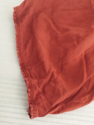 Blusa fluida estilo boho manga ancha. Color teja