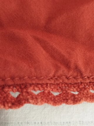 Blusa fluida estilo boho manga ancha. Color teja