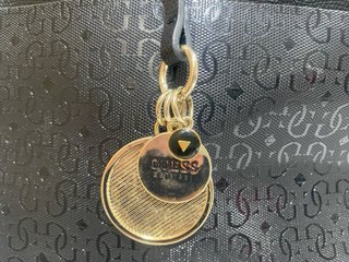 Bolso Guess Negro y Dorado Usado 2 Veces
