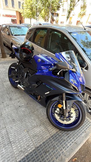 Yamaha R7 2023