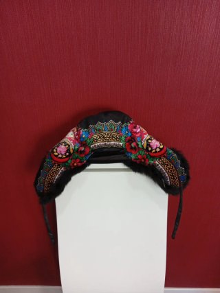 Gorra Rusa Matrioska Negra Multicolor