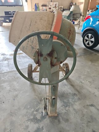 Hormigonera Umacon Gasolina 250L