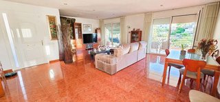 Chalet en venta en Vallirana