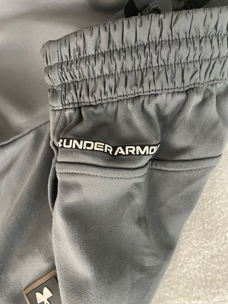 Pantalones Under Armour Talla M Grises