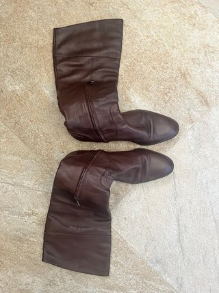 Botas altas de piel marrones