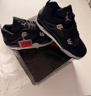 Zapatillas Jordan Negras y Blancas