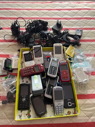Pack de telefonos, cargadores y baterias