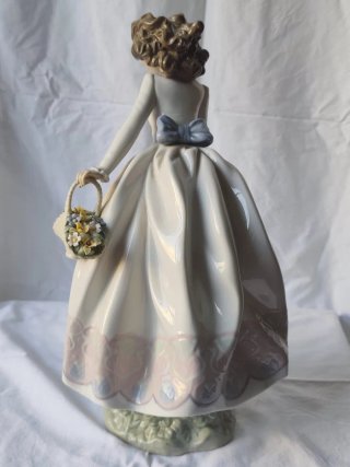 Lladró Tarde de Domingo Figura Porcelana