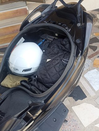 Suzuki Burgman 200 Negra