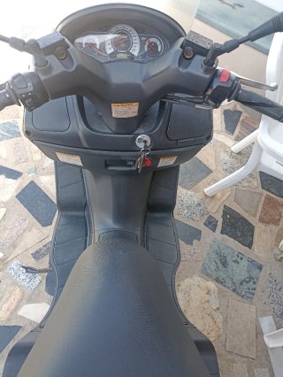 Suzuki Burgman 200 Negra