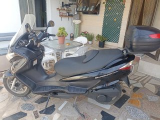 Suzuki Burgman 200 Negra