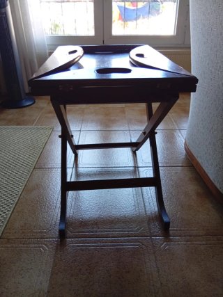 Mesa auxiliar plegable de madera