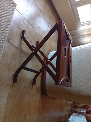Mesa auxiliar plegable de madera