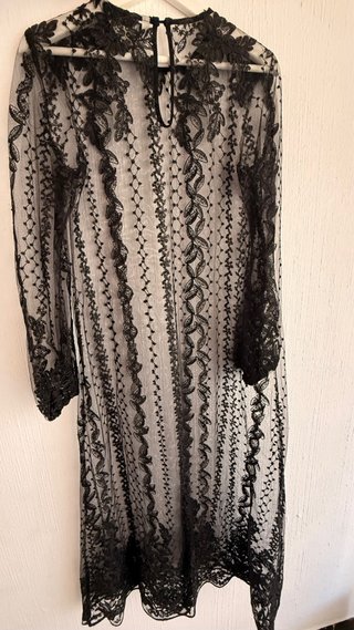 Vestido encaje negro Zara