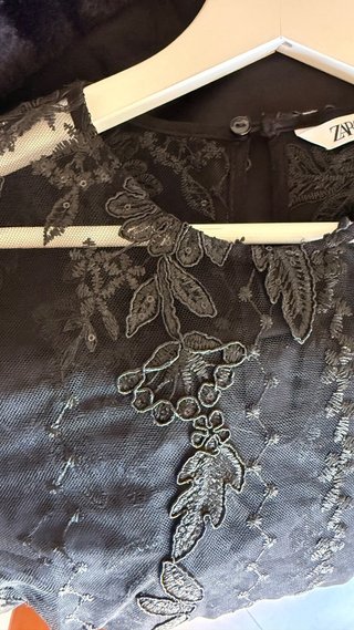 Vestido encaje negro Zara