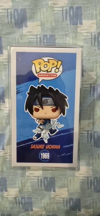 Funko Pop Naruto 1969 Sasuke Uchiha Glows Dark