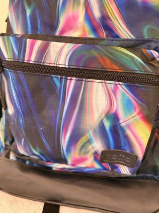 Mochila Totto con diseño abstracto