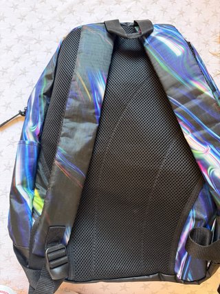 Mochila Totto con diseño abstracto