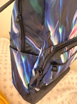 Mochila Totto con diseño abstracto