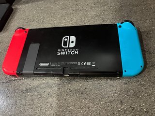 Nintendo Switch + 6 Juegos + Accesorios