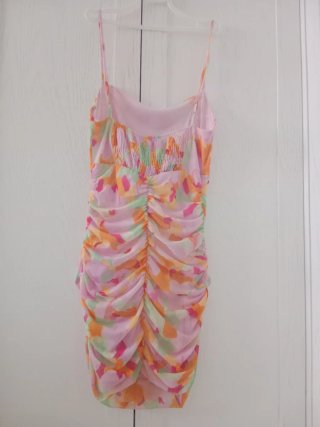 Vestido drapeado floral