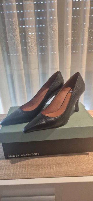 Zapatos de tacón Angel Alarcón negros