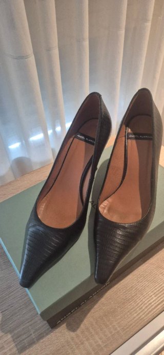 Zapatos de tacón Angel Alarcón negros