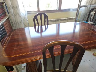 Mesa de salón extensible de madera