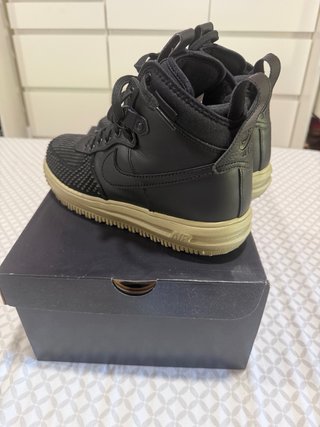 Nike Air Force 1 Botas Negras Beige Un solo uso.
