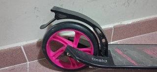 Patinete Oxelo Decathlon Negro y Rosa