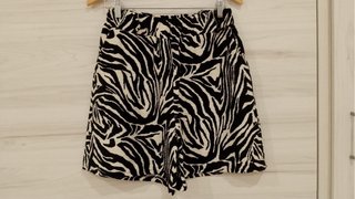 Bermuda mujer estampado cebra
